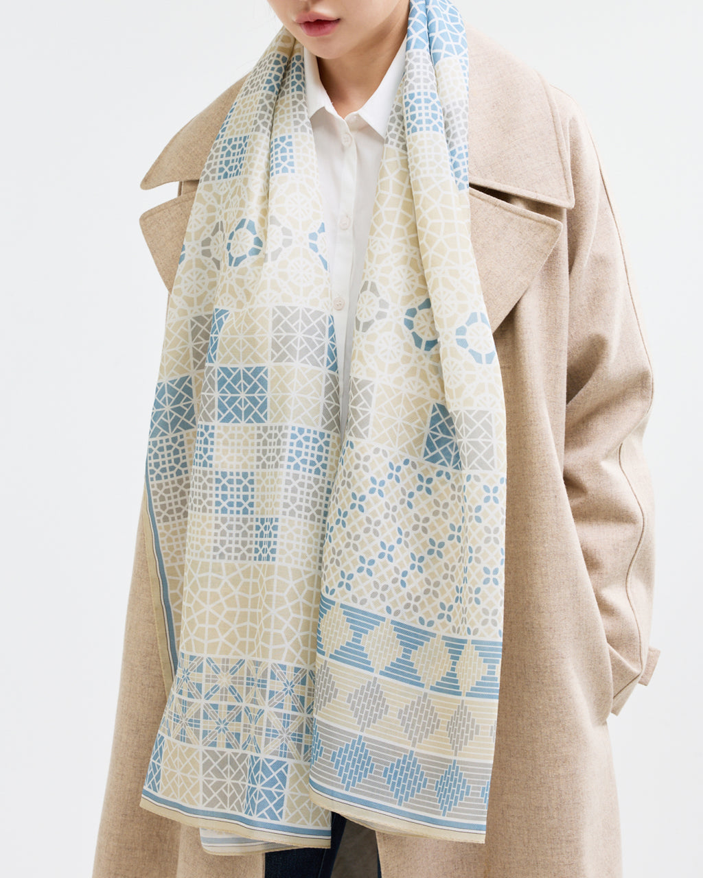 Geometric Lattice Mix Beige