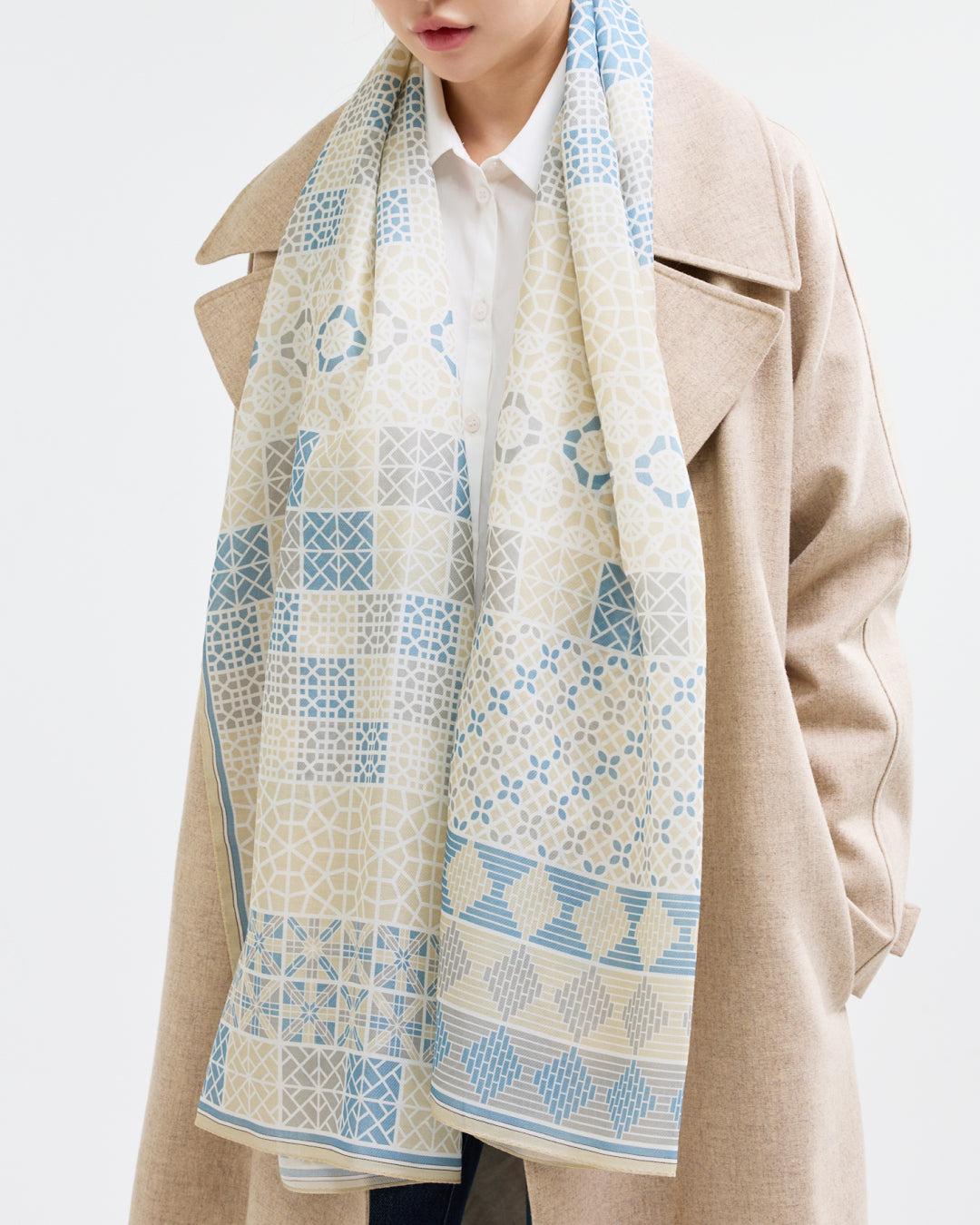 Geometric Lattice Mix Beige