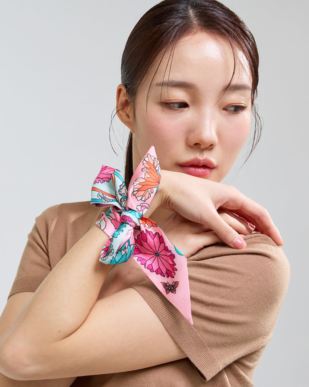 연화문과 나비 핑크
