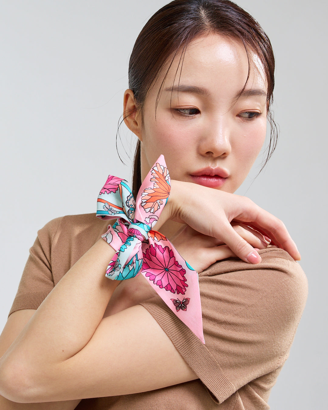 연화문과 나비 핑크