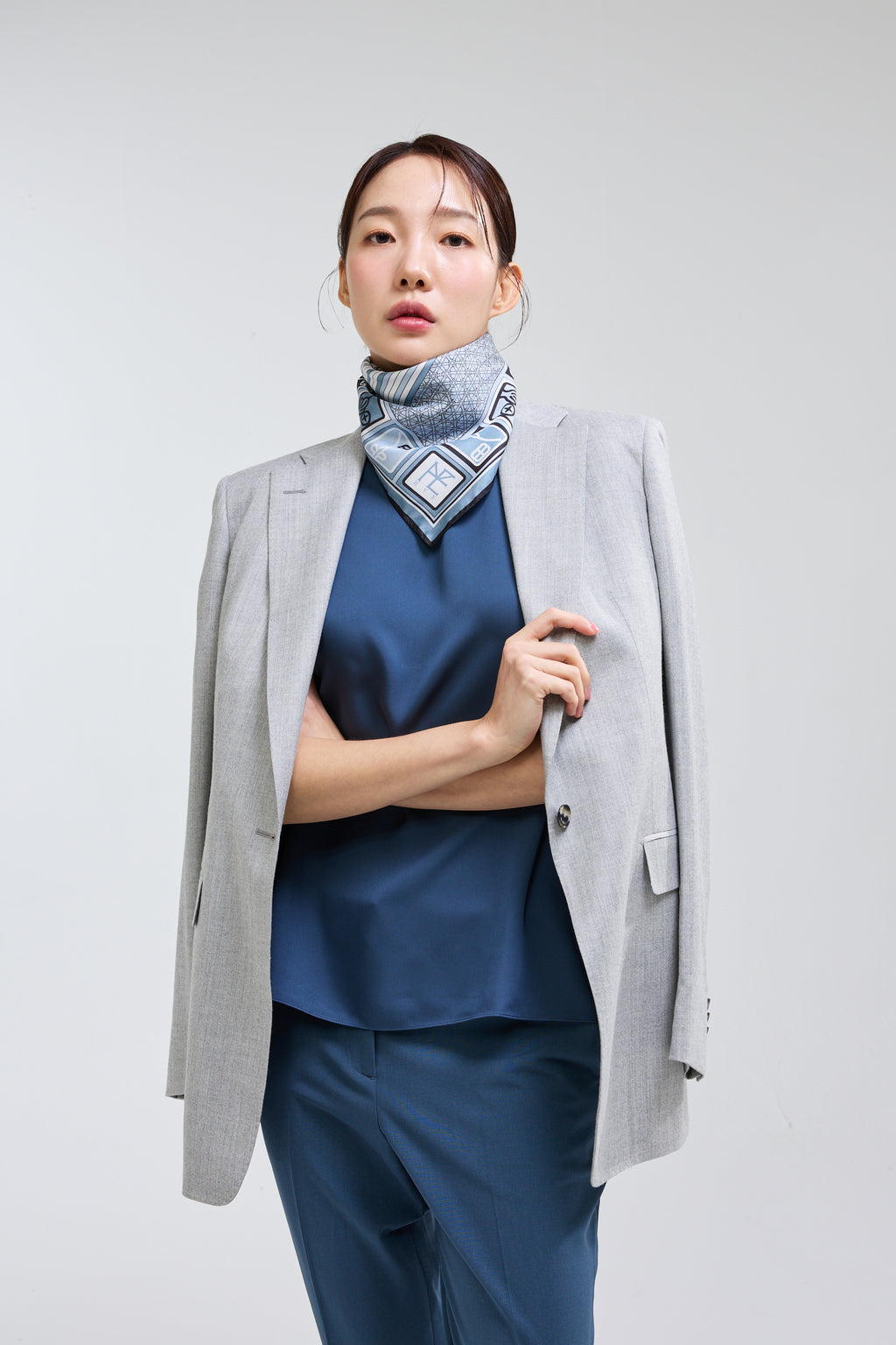 Simjeon Seal and Latticework Scarf 50 - Gray