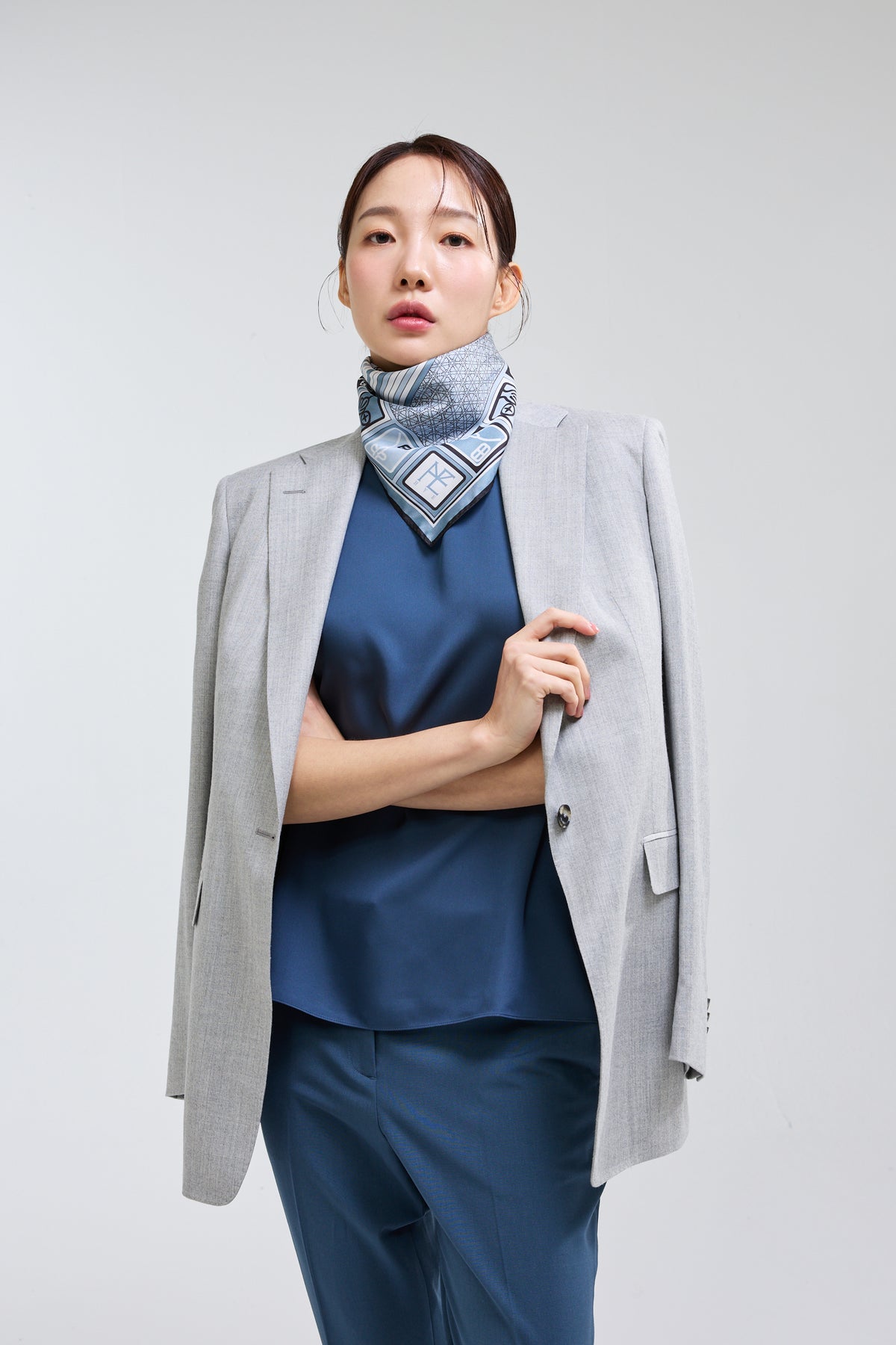 Simjeon Seal and Latticework Scarf 50 - Gray