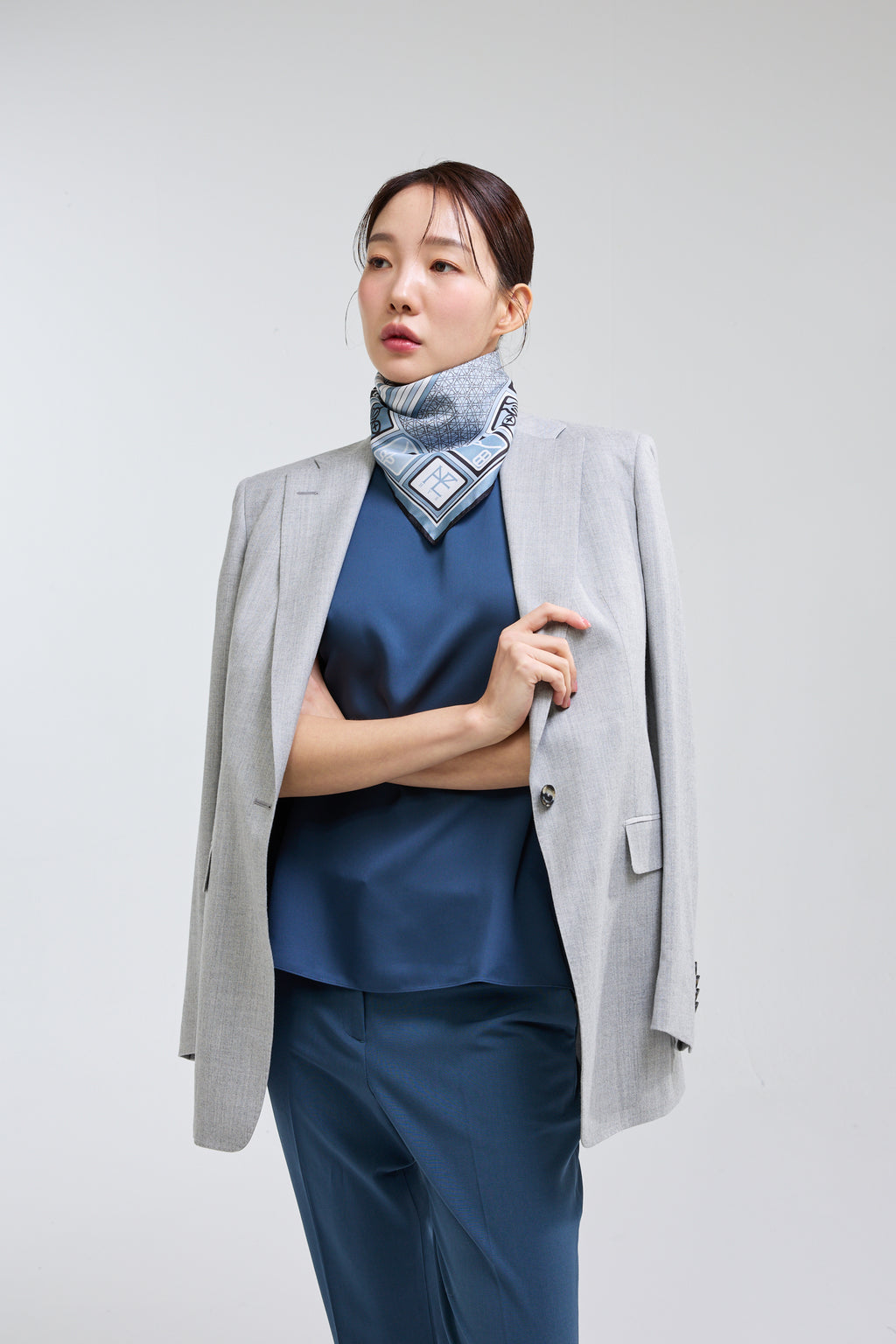 Simjeon Seal and Latticework Scarf 50 - Gray