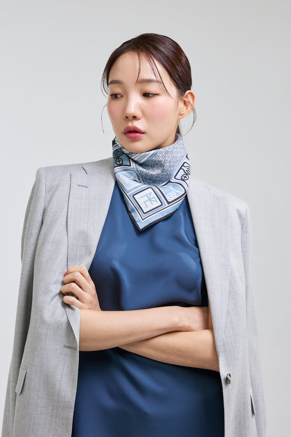 Simjeon Seal and Latticework Scarf 50 - Gray