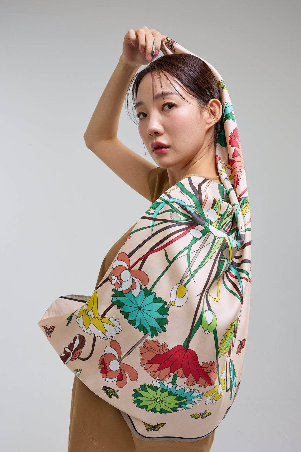 Lotus Pattern and Butterfly 90 - Beige