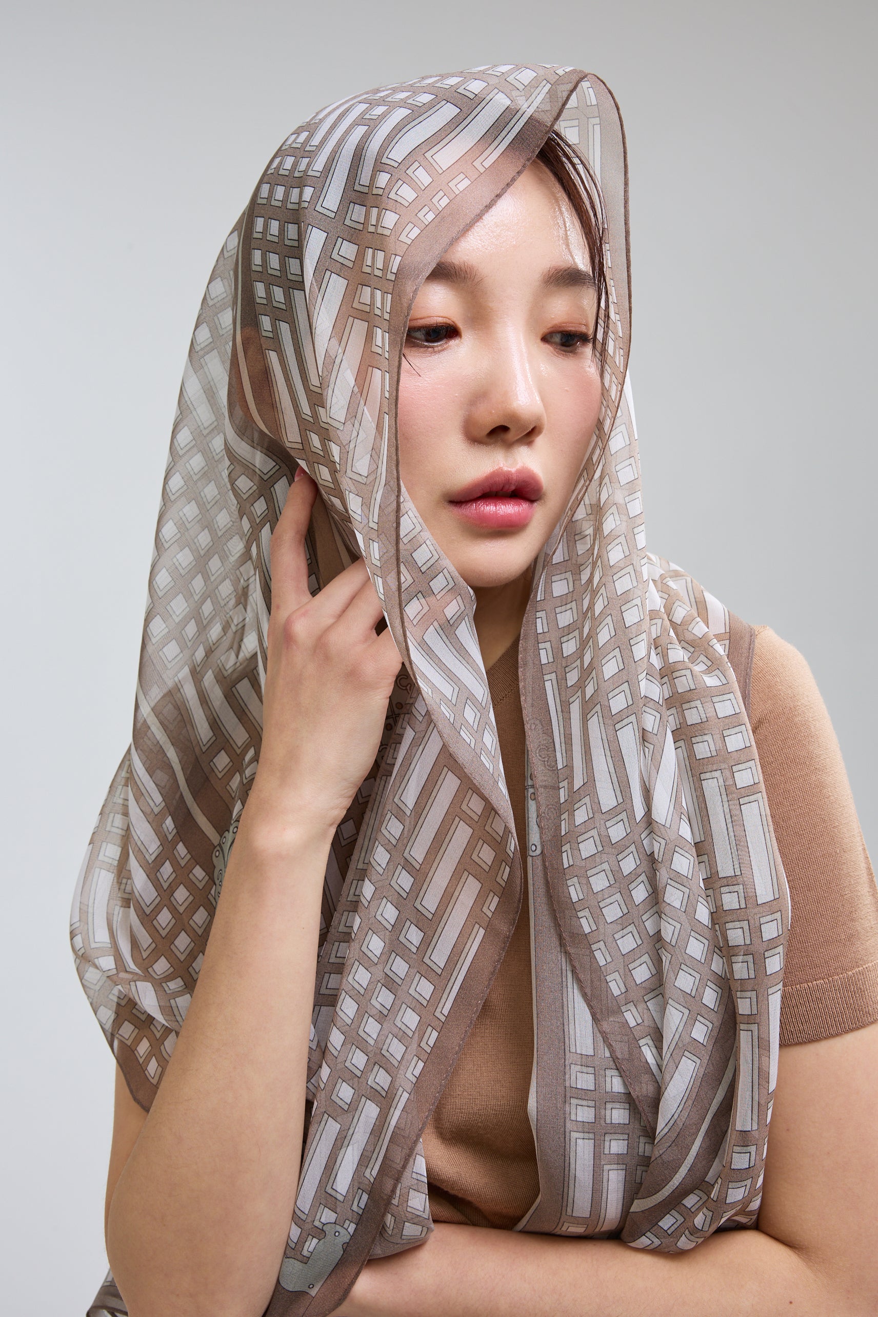 창살문 롱스카프 베이지