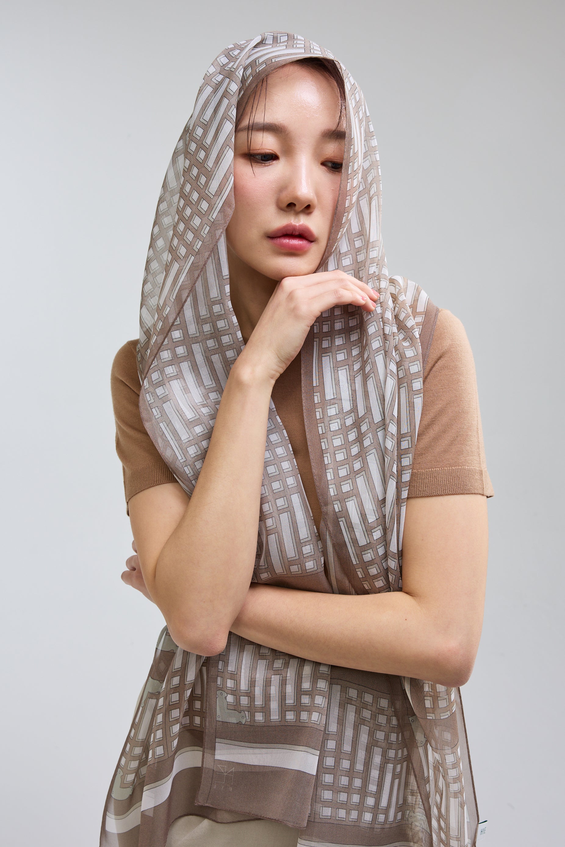 창살문 롱스카프 베이지