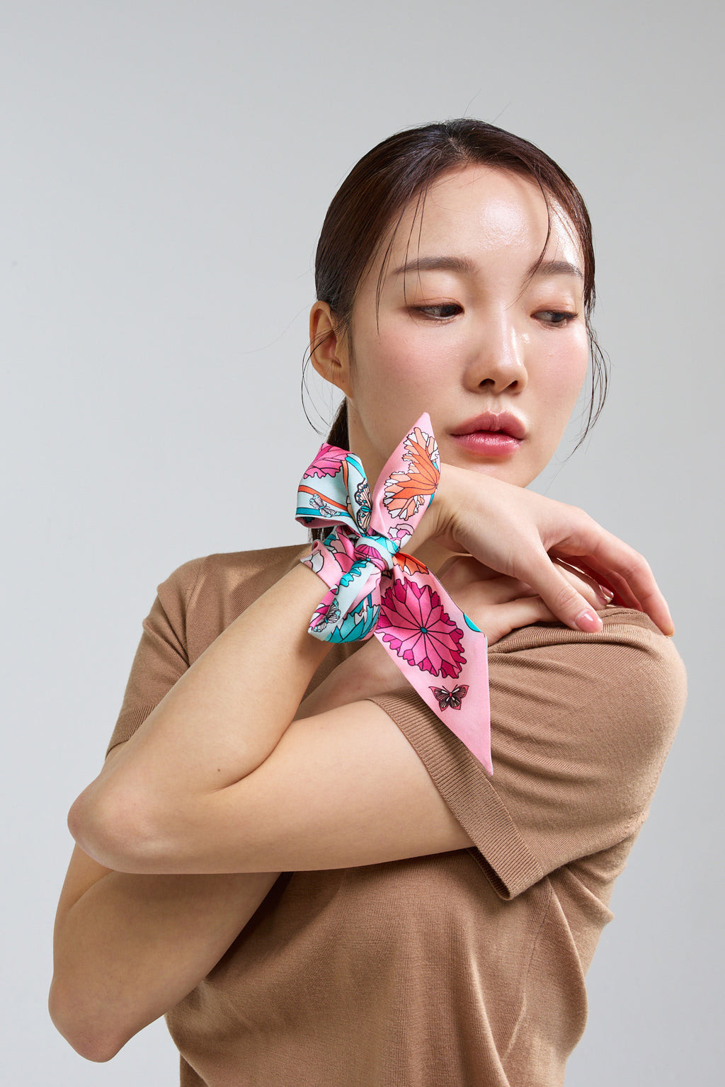 연화문과 나비 핑크