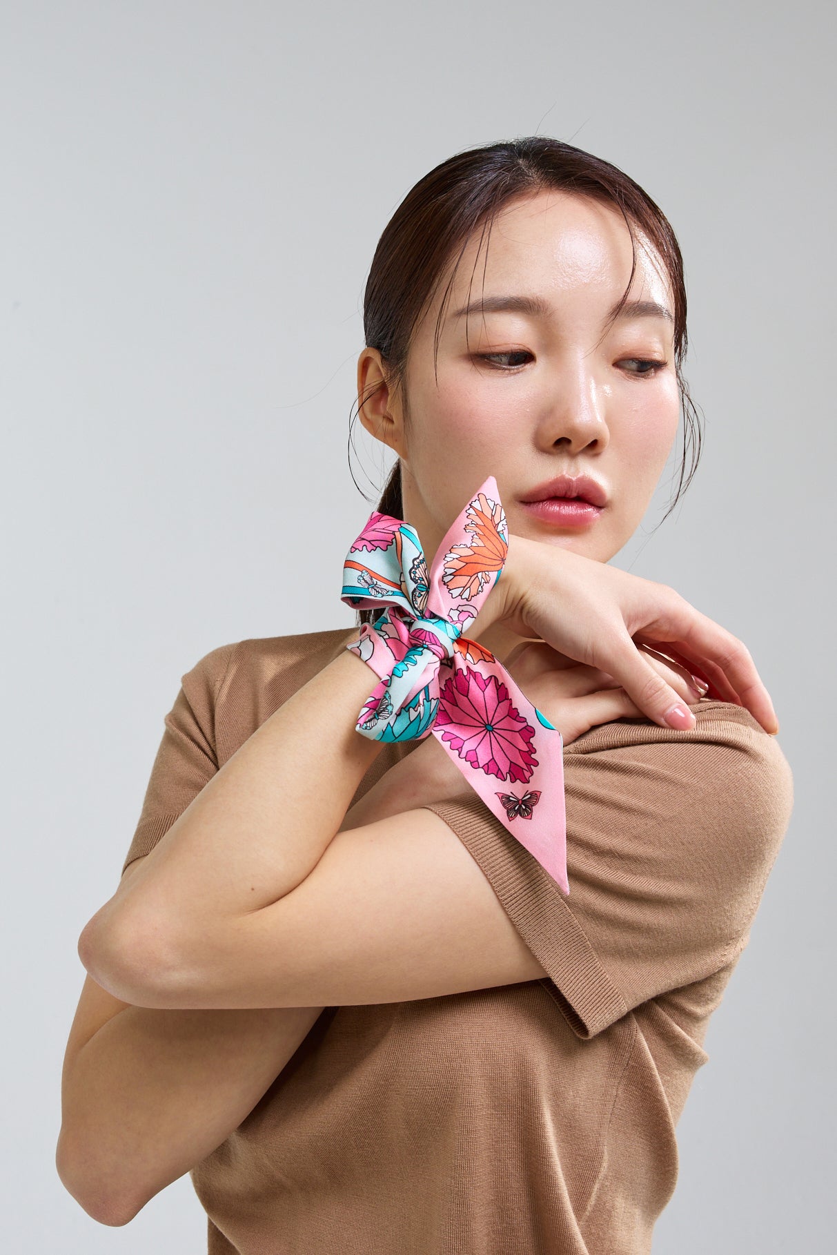 연화문과 나비 핑크