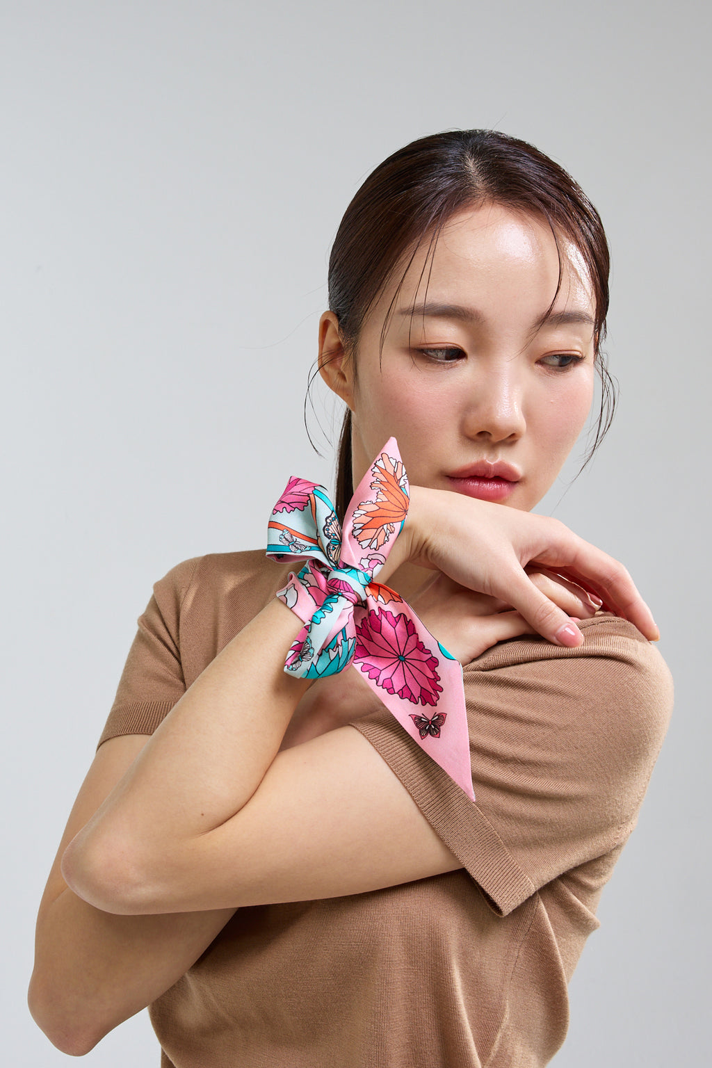 연화문과 나비 핑크