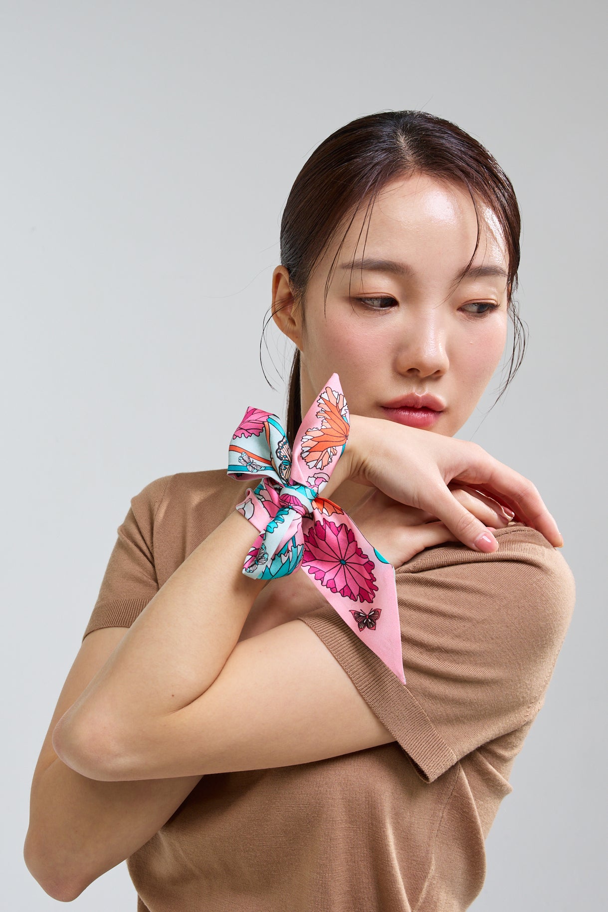 연화문과 나비 핑크