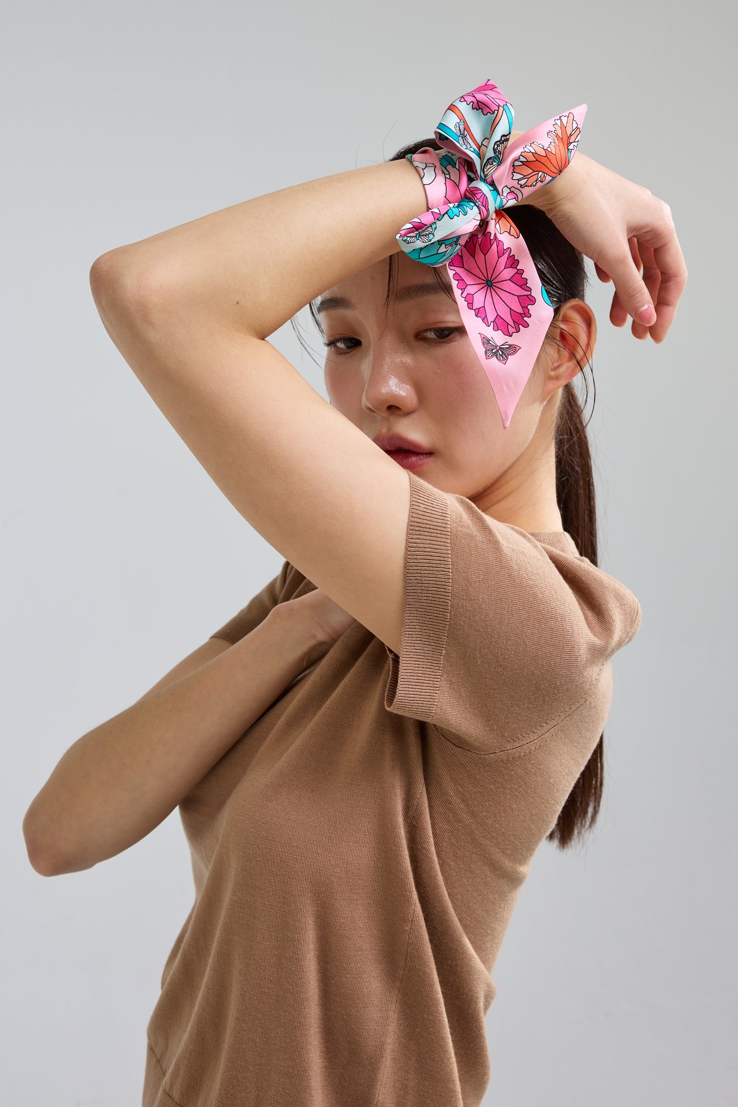 연화문과 나비 핑크
