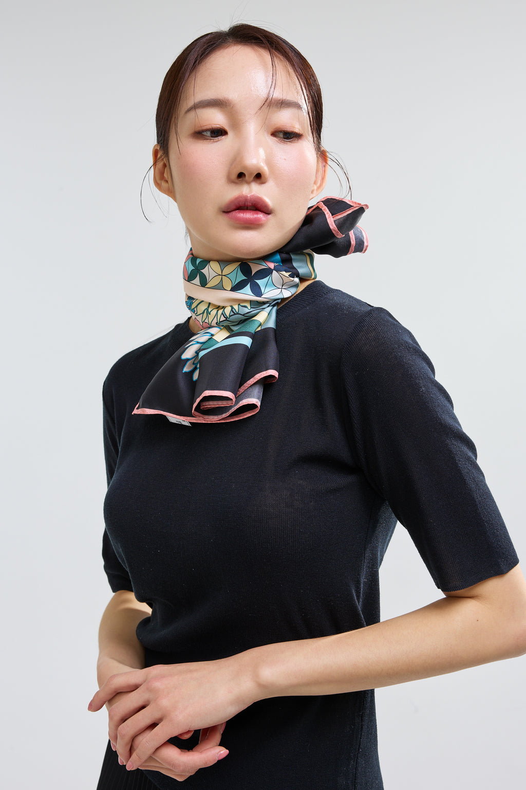 Chrysanthemum Pattern 70 - Black