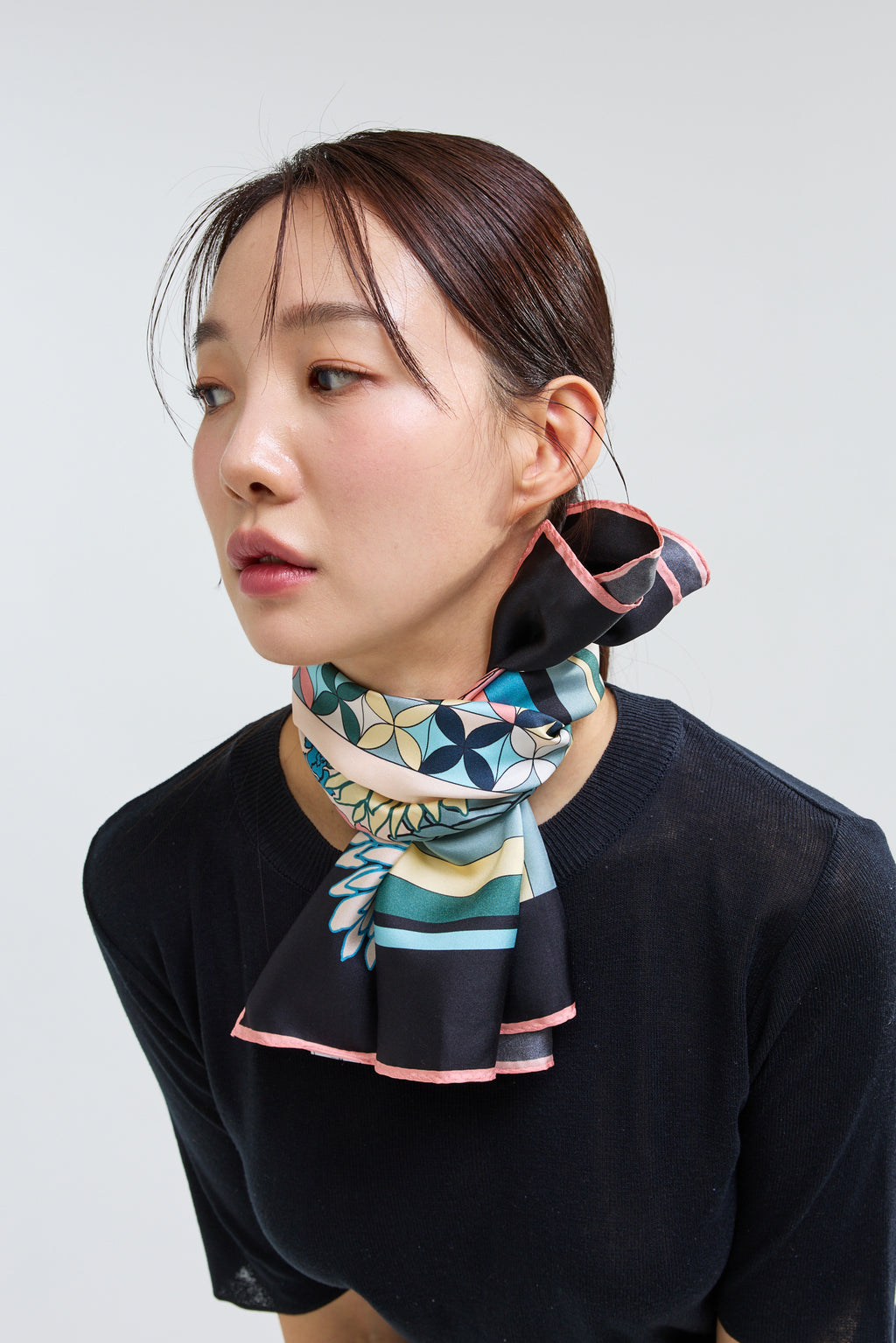 Chrysanthemum Pattern 70 - Black