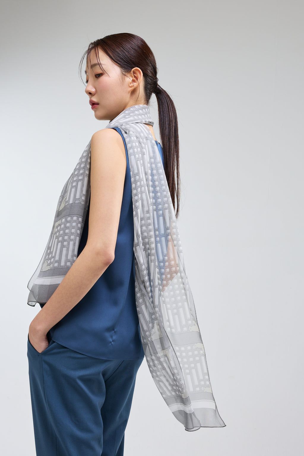 Chosun Glazing Bar Long Scarf - Gray