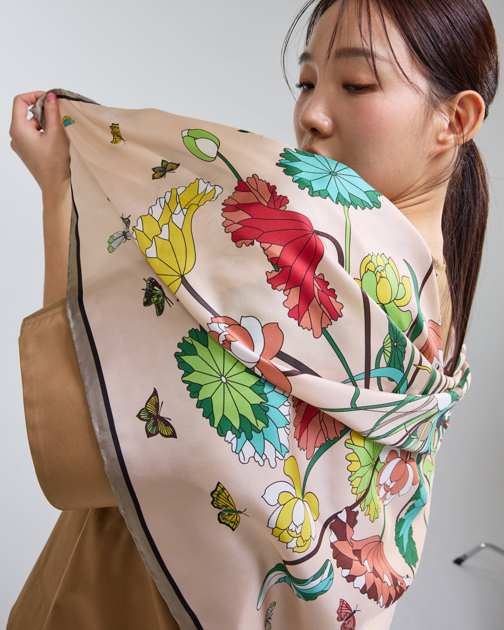 연화문과 나비 90 핑크 베이지