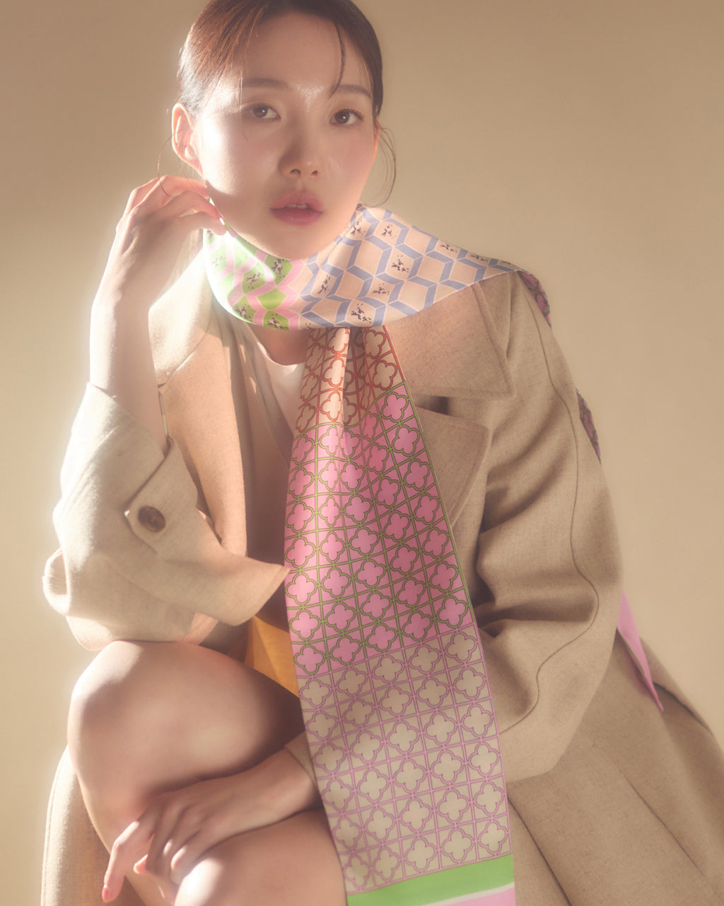 말과 창살문 핑크