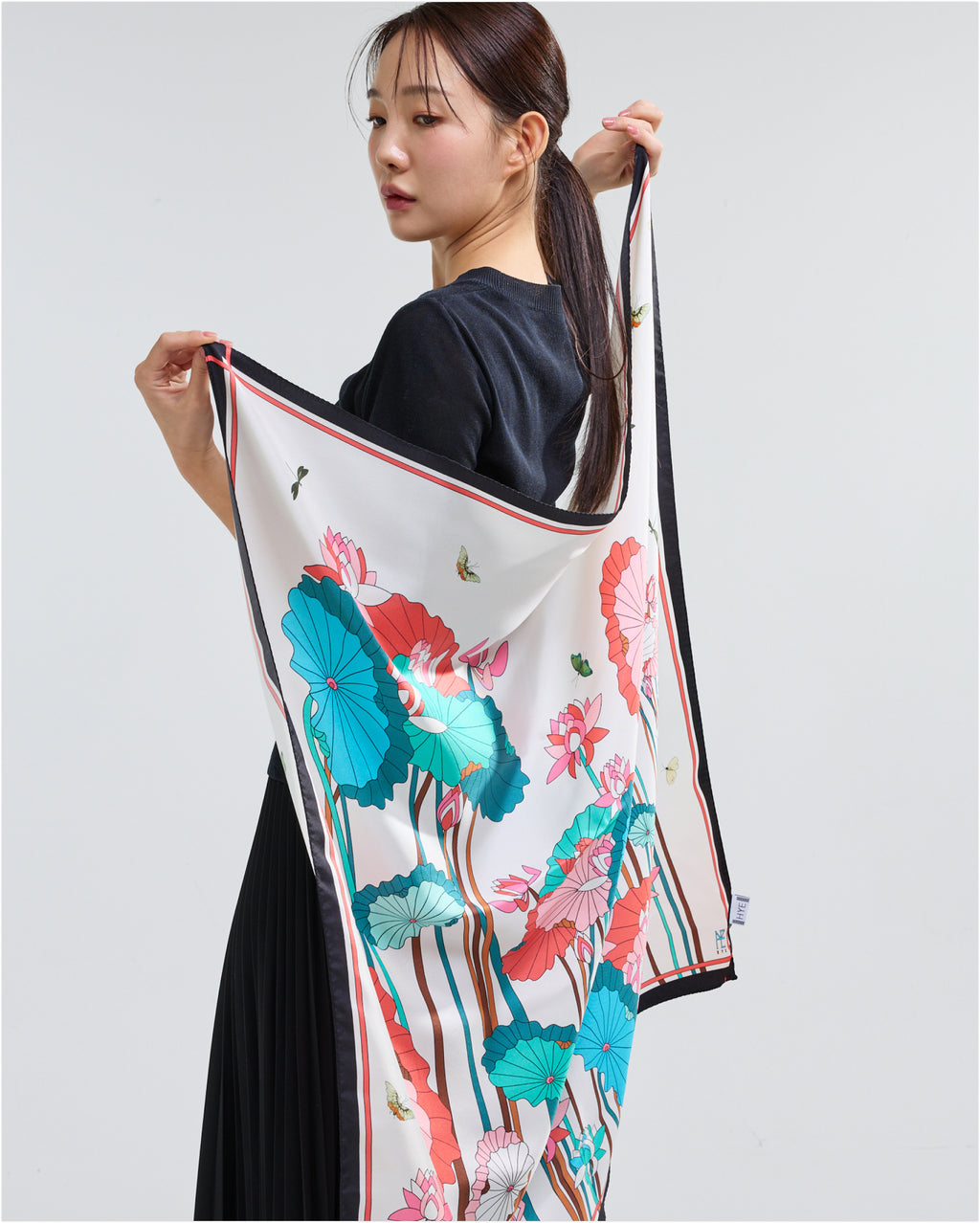Lotus Pattern Tree 90 White