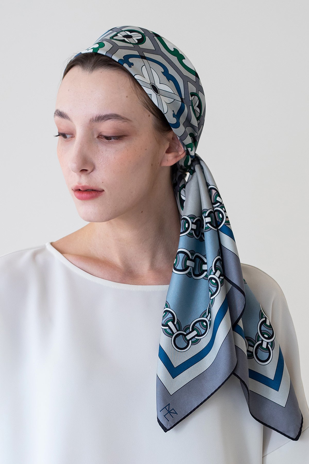 Cintamani Pattern 90 - Gray